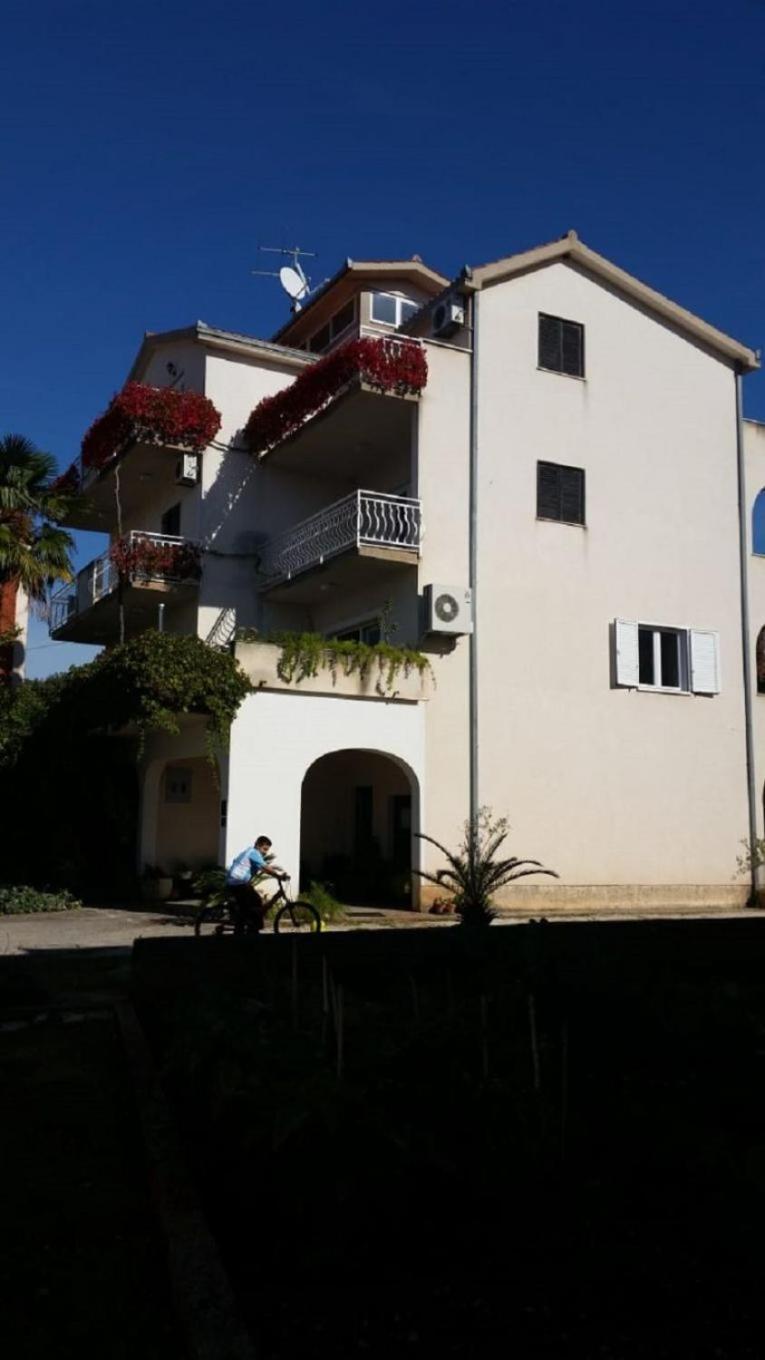 Apartments Biserka - 50 M From Beach تروغير المظهر الخارجي الصورة