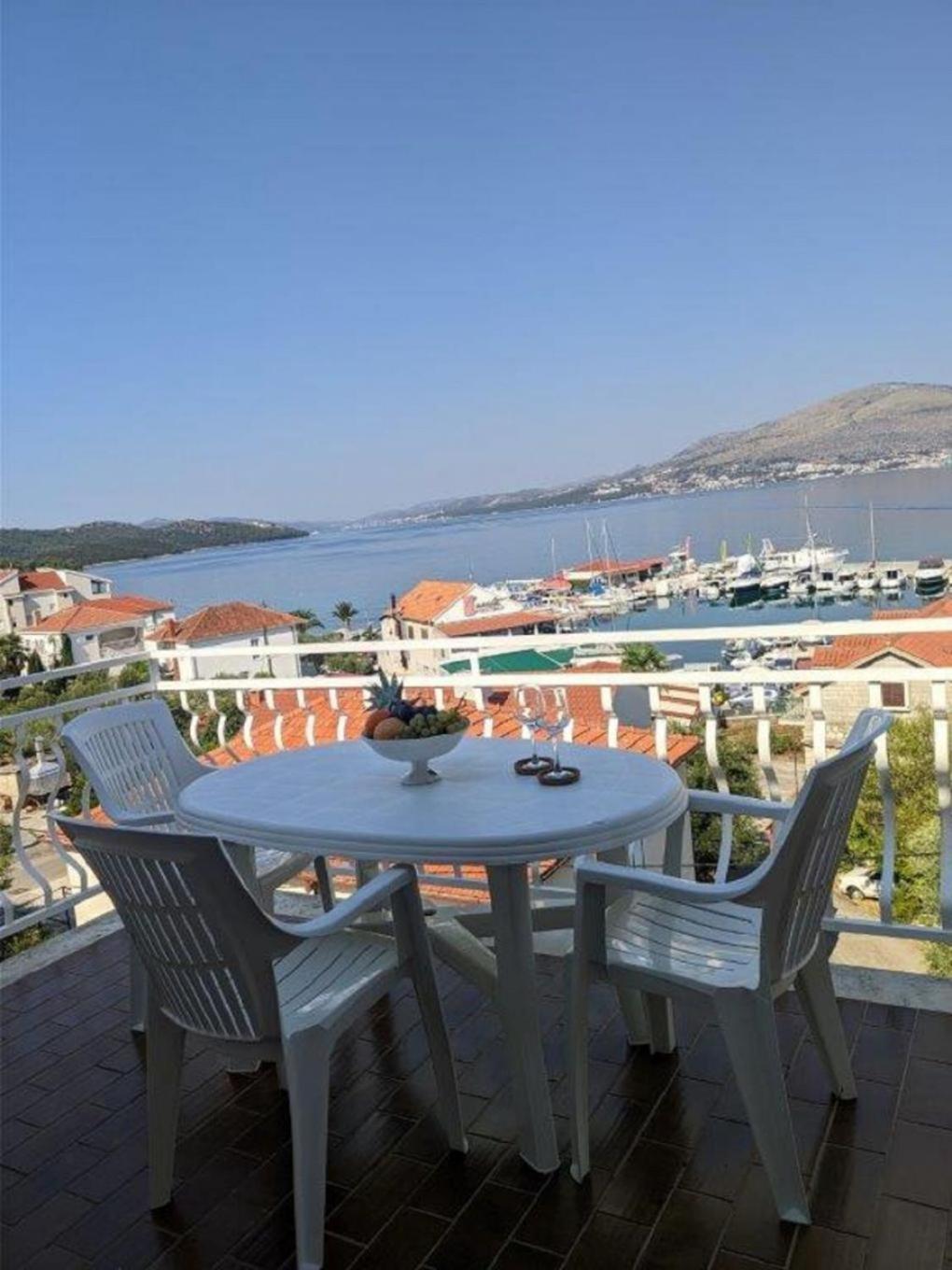 Apartments Biserka - 50 M From Beach تروغير المظهر الخارجي الصورة