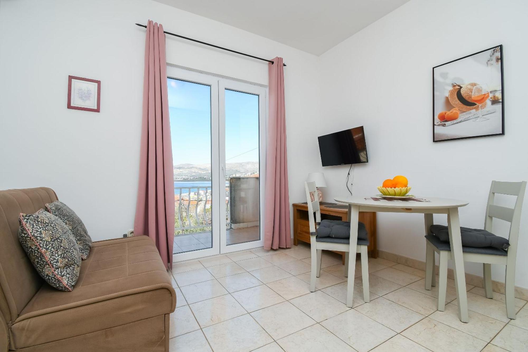 Apartments Biserka - 50 M From Beach تروغير المظهر الخارجي الصورة