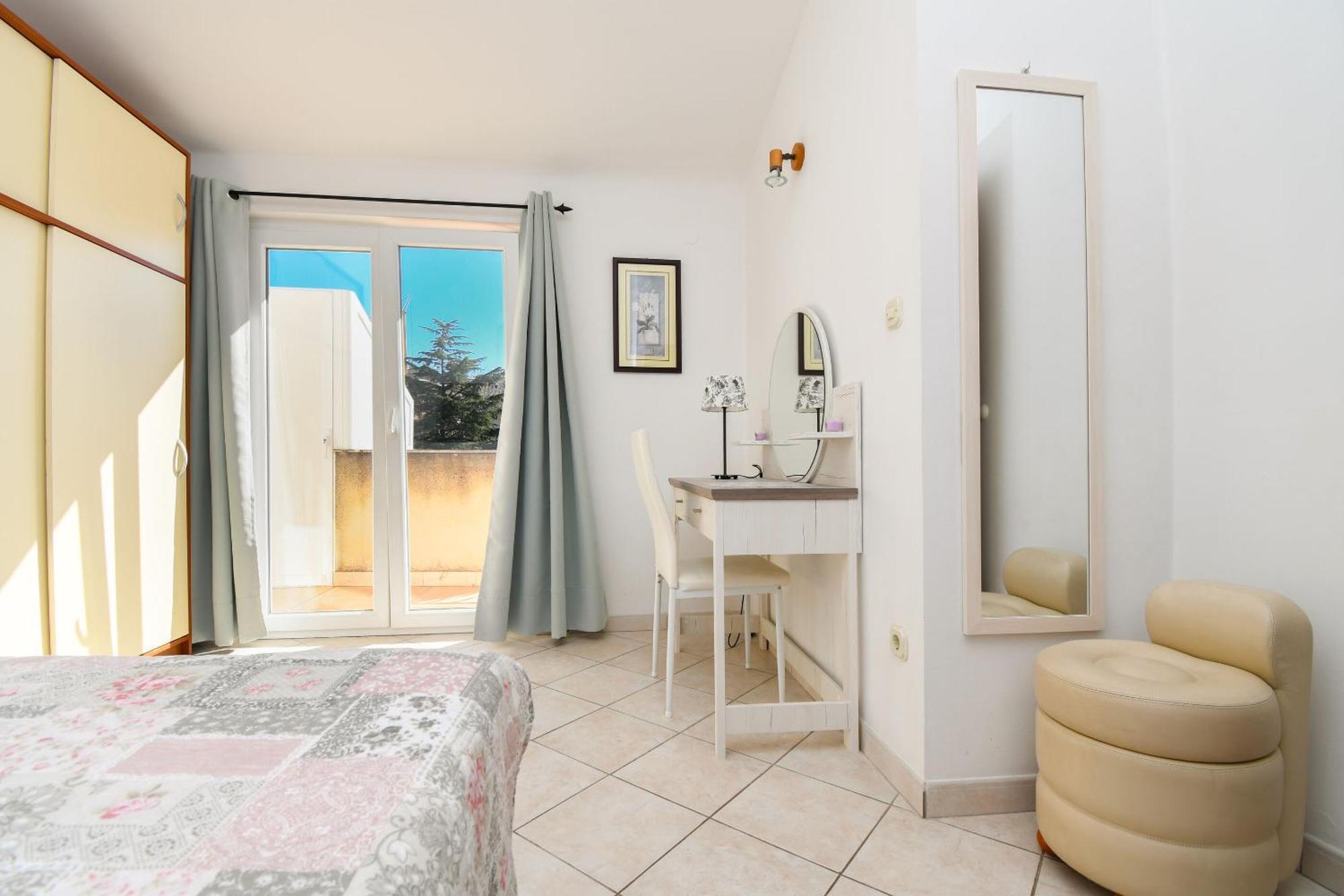 Apartments Biserka - 50 M From Beach تروغير المظهر الخارجي الصورة