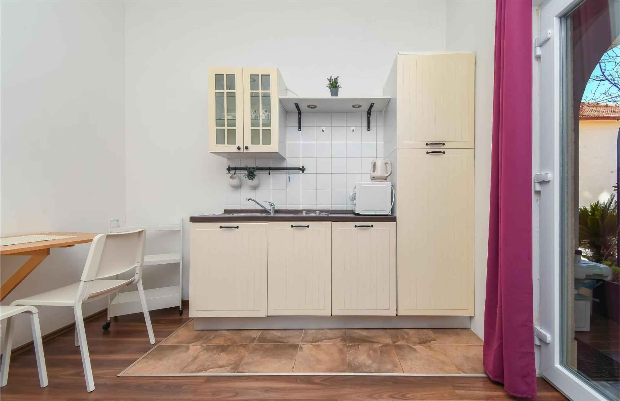 Apartments Biserka - 50 M From Beach تروغير المظهر الخارجي الصورة
