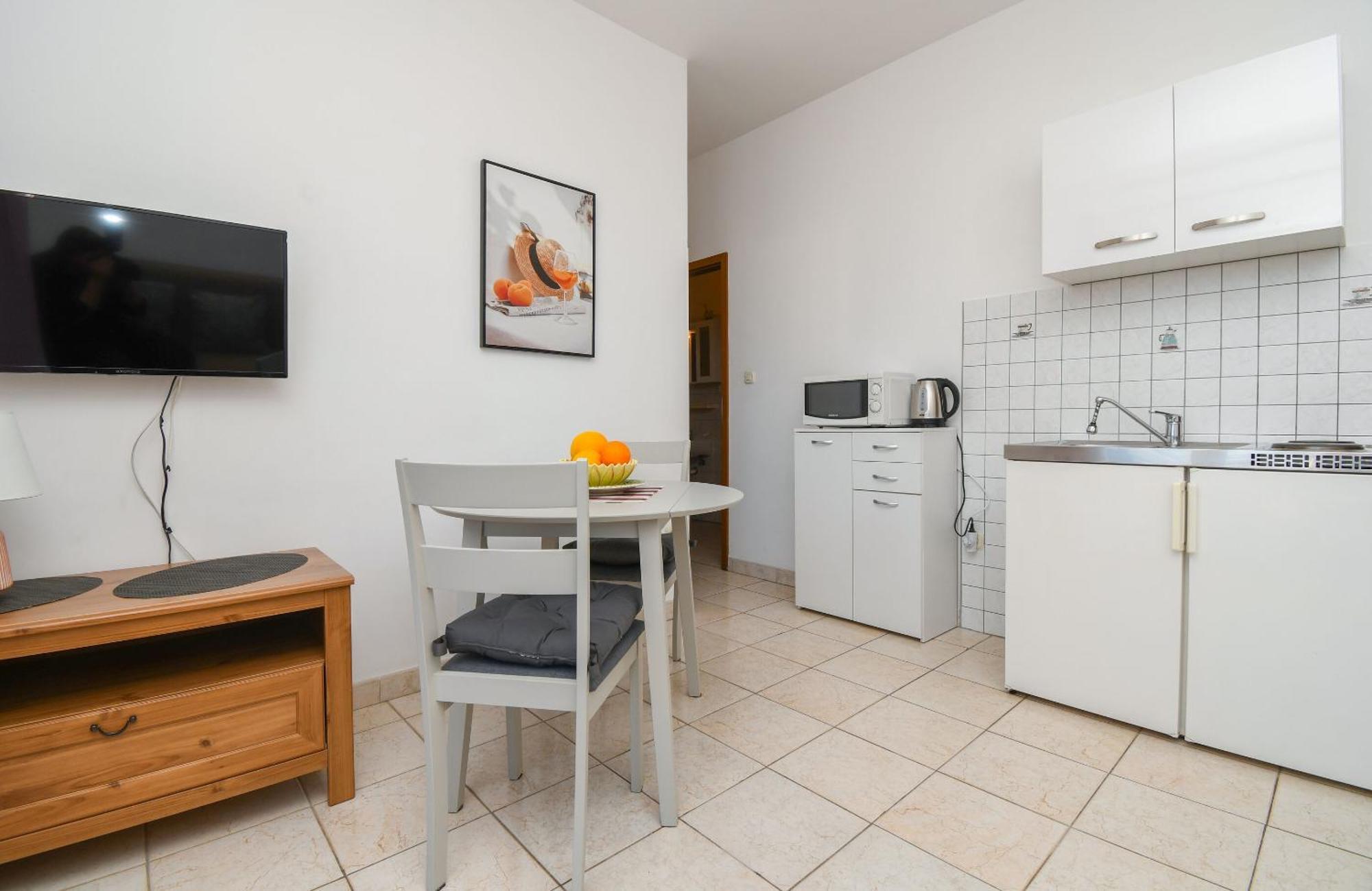 Apartments Biserka - 50 M From Beach تروغير المظهر الخارجي الصورة